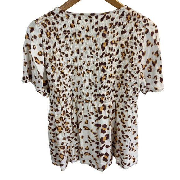 Urban Romantics Animal Print Smocked Flutter Sleeve Top Sz L - Picture 2 of 6